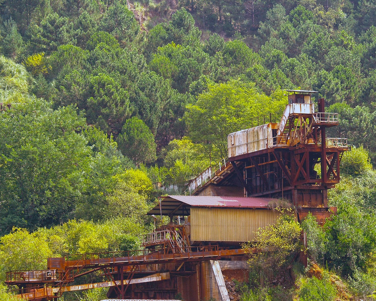 the old mines  iron  mine free photo