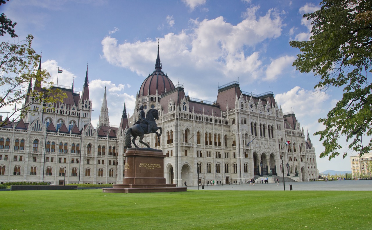 the parliament budapest monument free photo