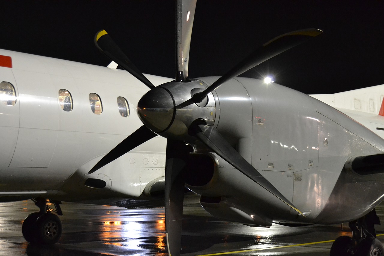 the plane engine propeller free photo