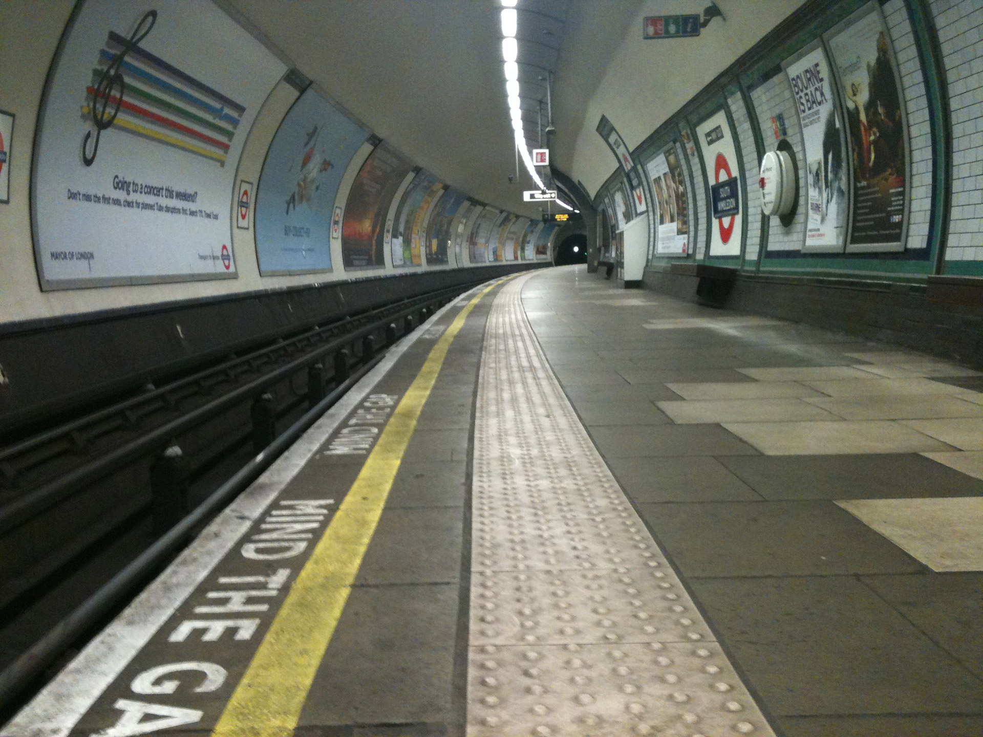 wimbledon london underground free photo