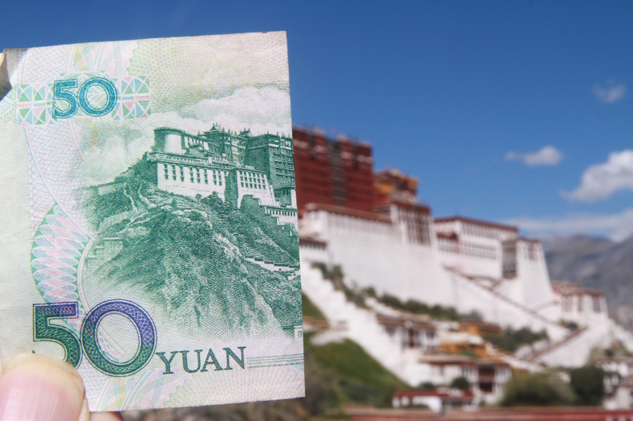 the potala palace renminbi coincidence free photo