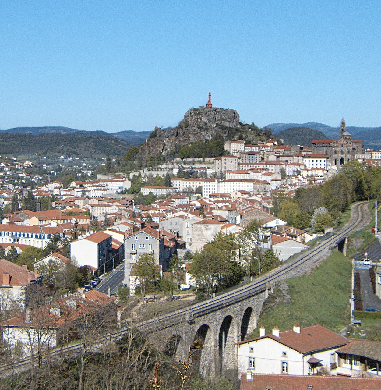 the puy in velay auvergne city free photo