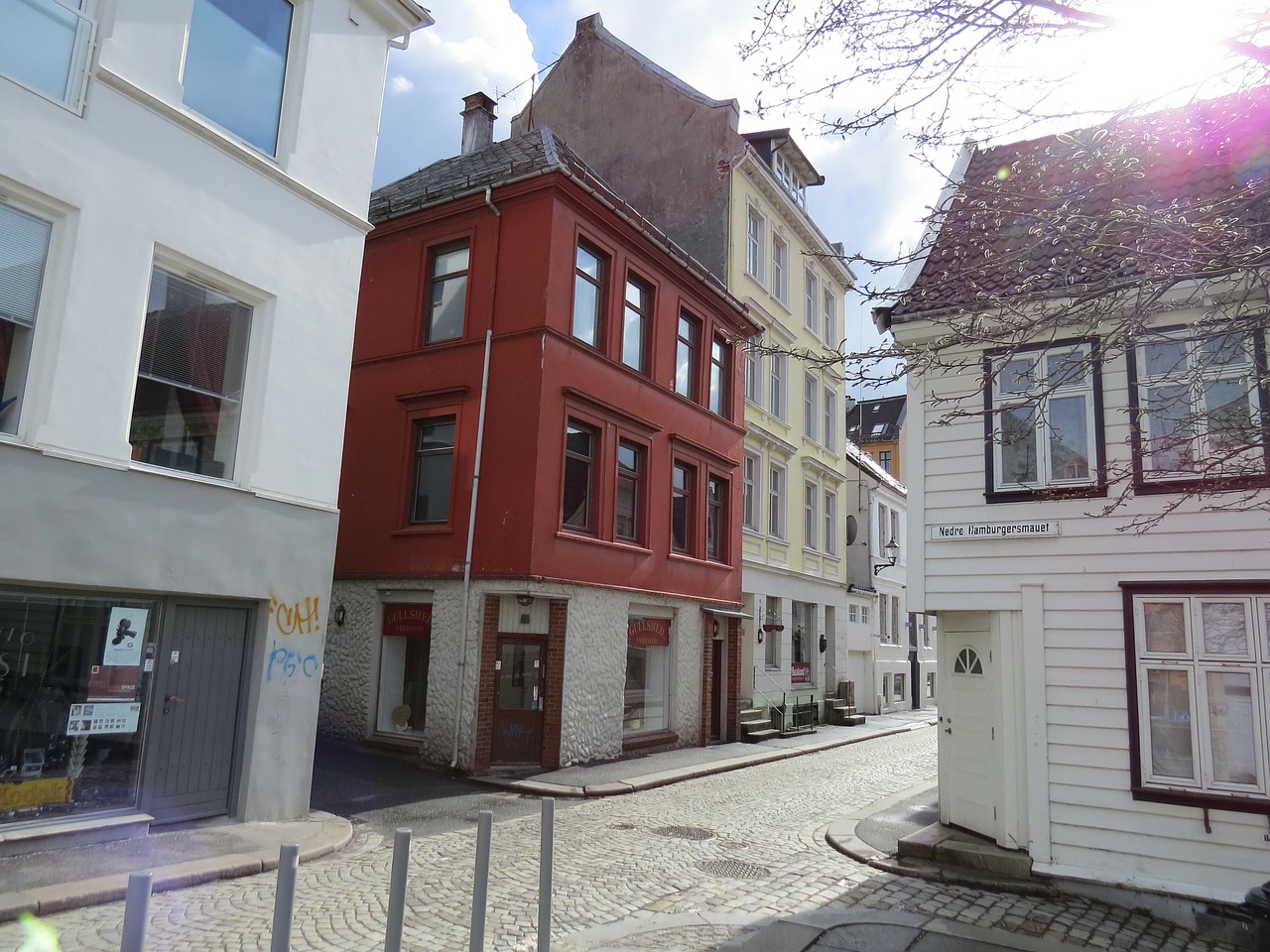 the road from bergen station nordic red house quiet bergen street free photo