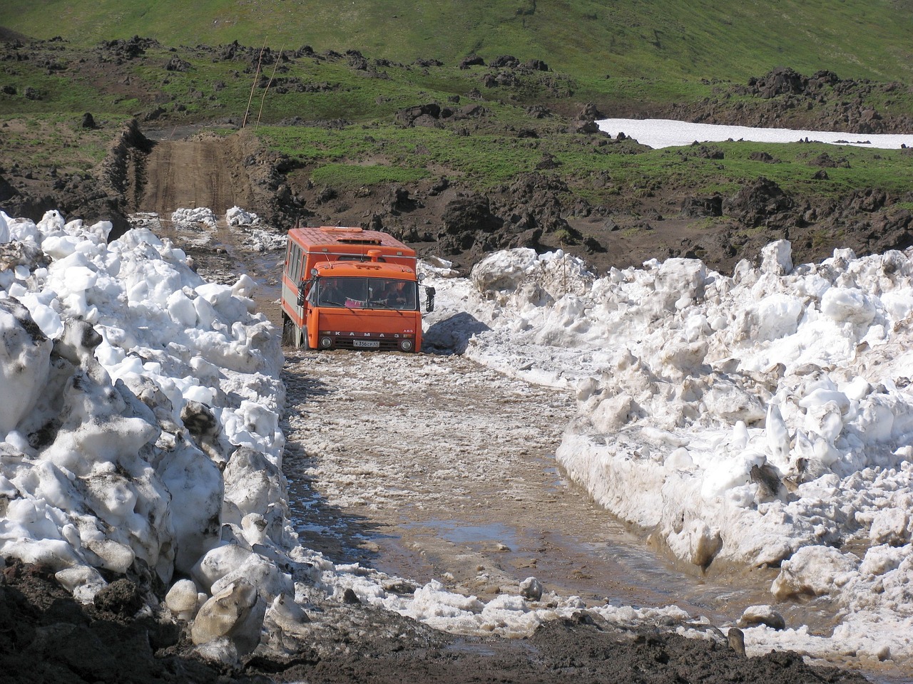 the roads suv kamaz free photo