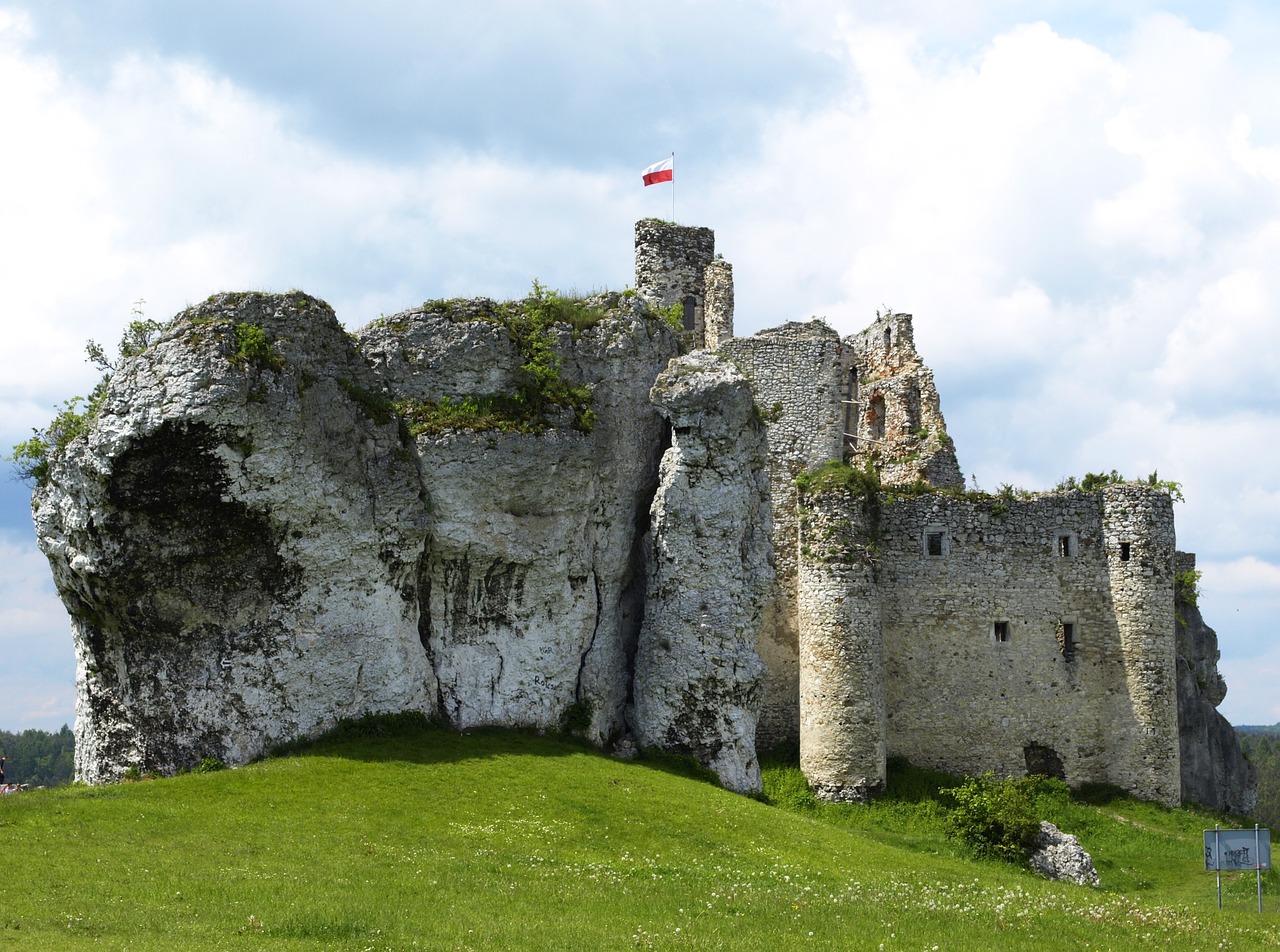 Download free photo of The ruins of the,gmina mirów castle,old