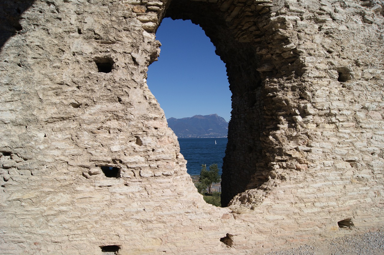 the ruins of the lake sirmione free photo