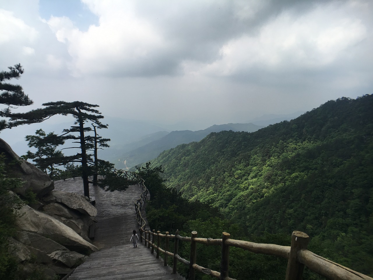 the scenery mountain cloud free photo