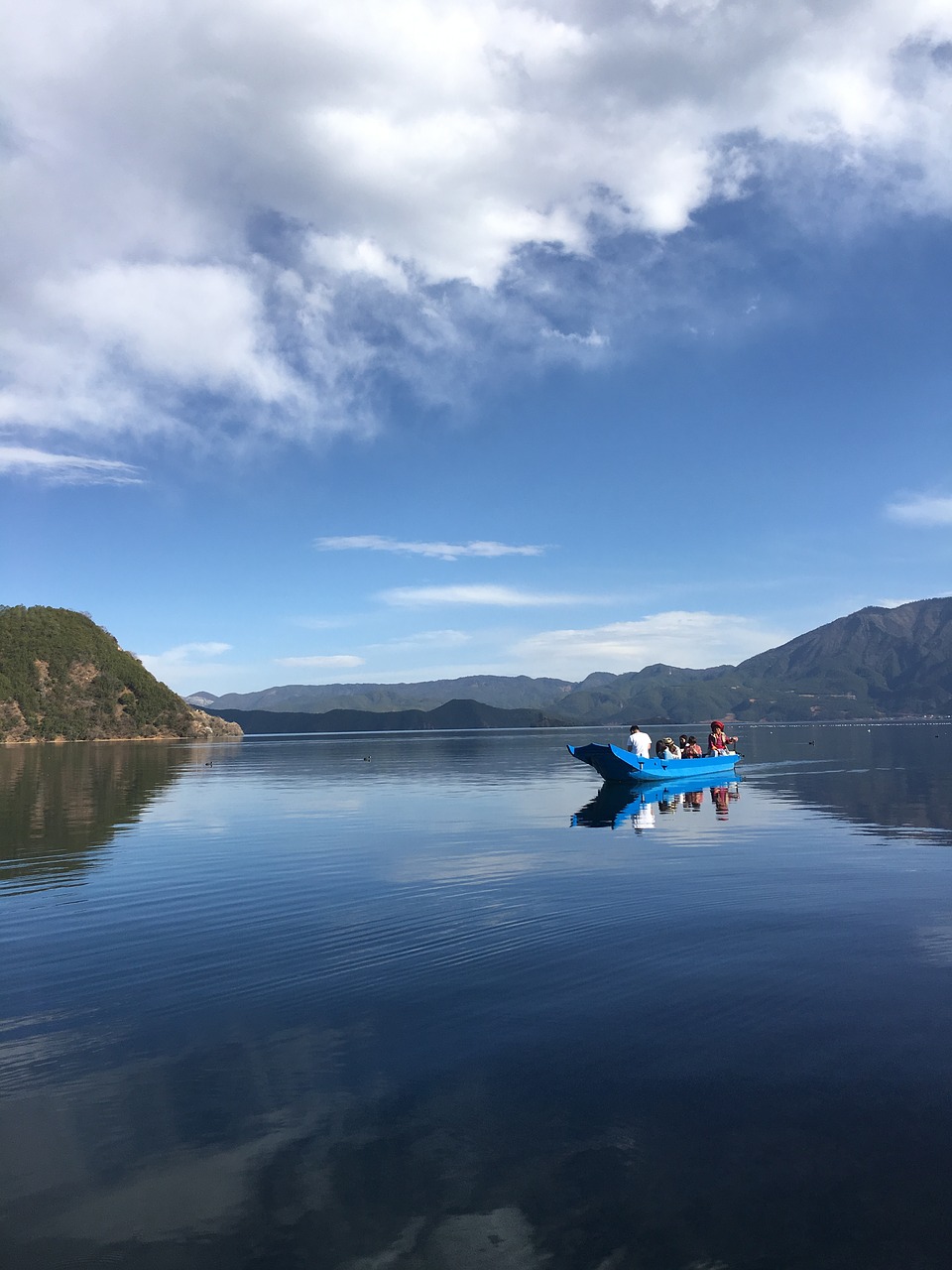 the scenery lugu lake lake free photo