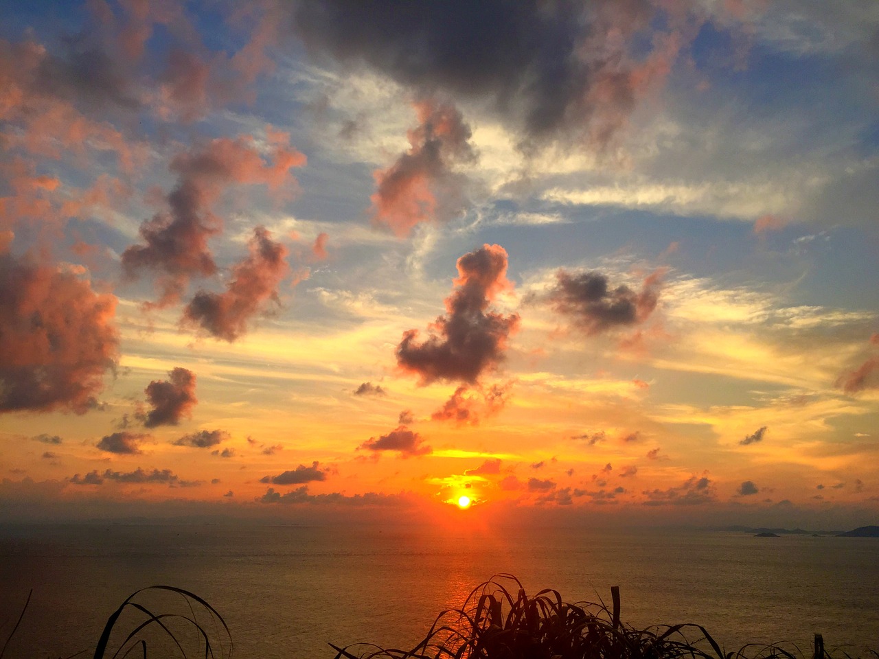 the sea serenity red cloud free photo