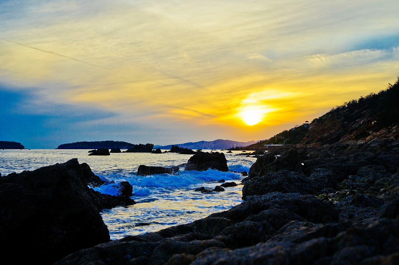 the sea at dusk reef free photo