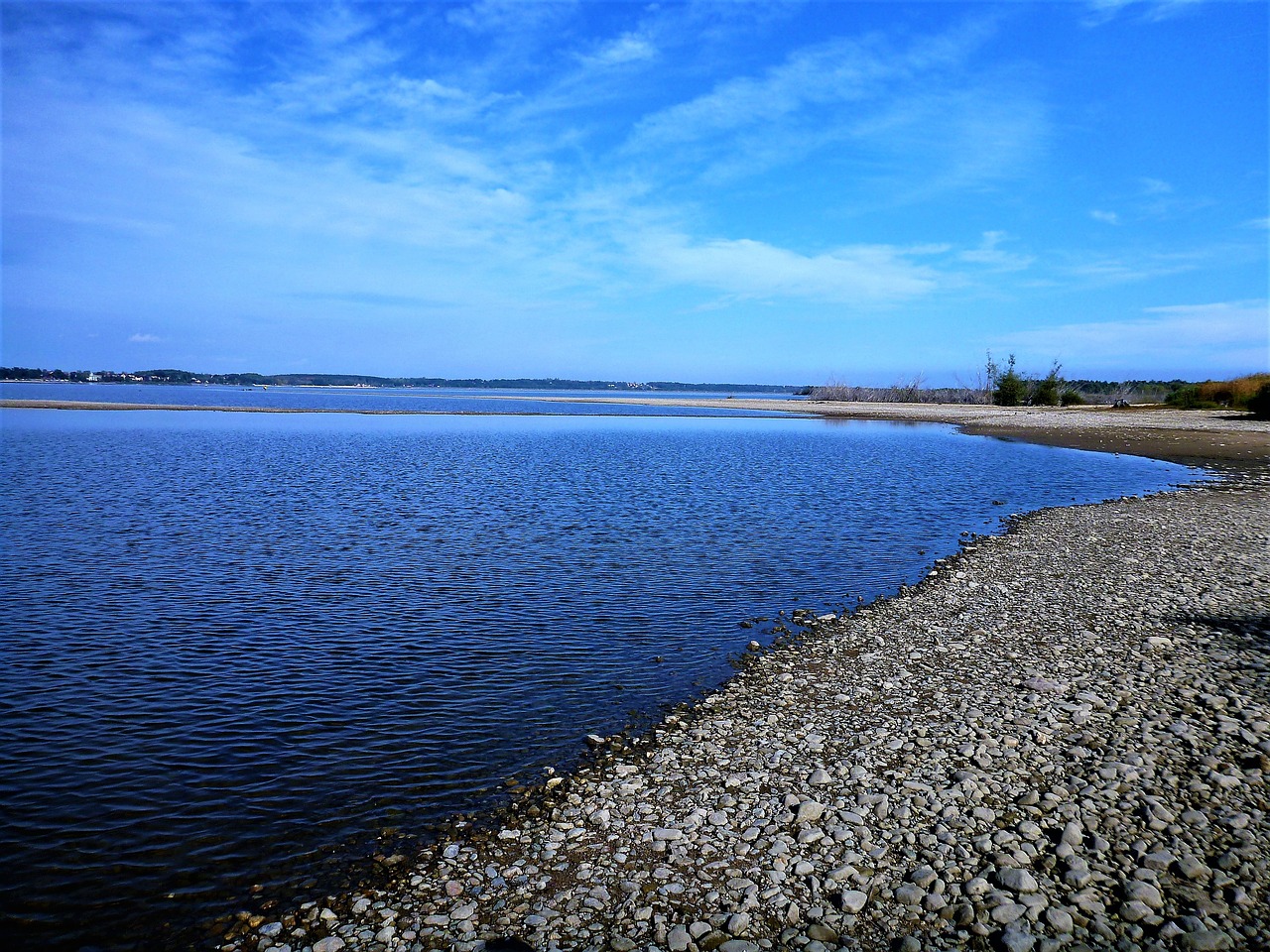 the shore of the lake the stones otmuchow free photo