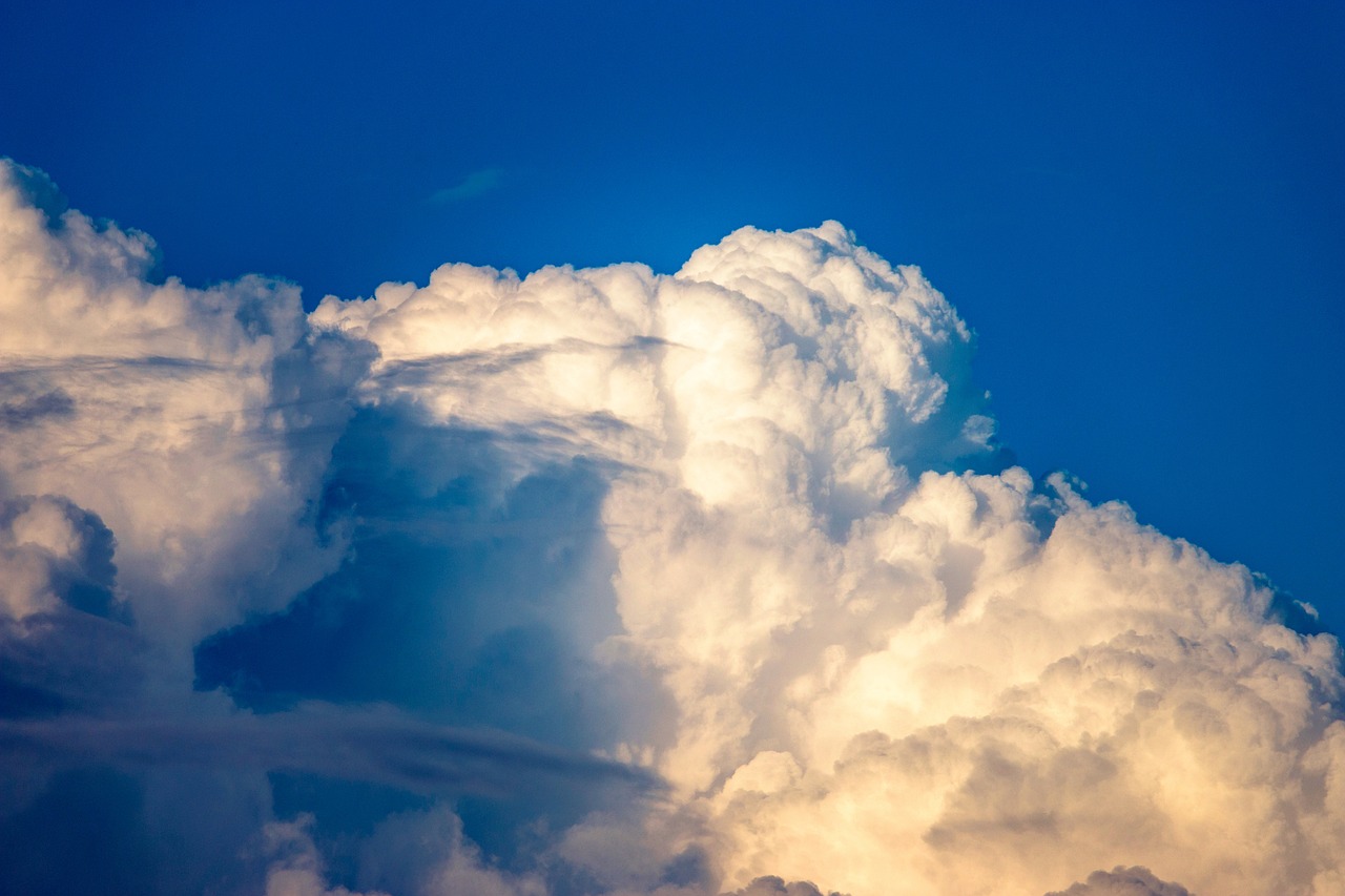 Какое облако фото Download free photo of The sky,clouds,storm,dark blue,the clouds - from needpix.