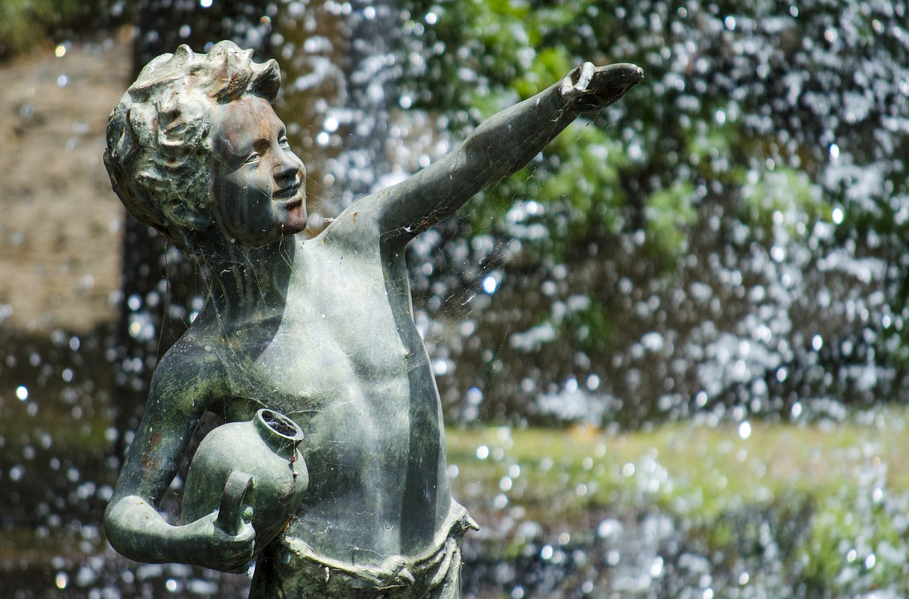 the statue fountain monument free photo