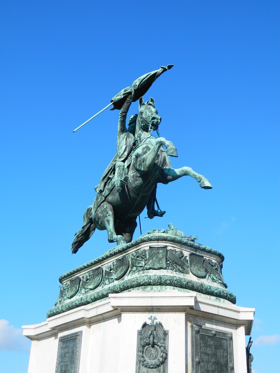 the statue of horse bronze free photo