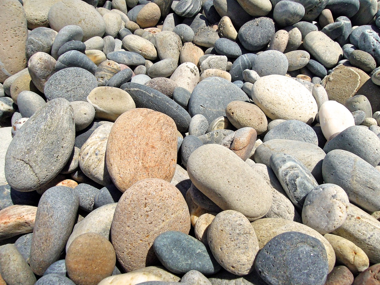 the stones stone rocky beach free photo
