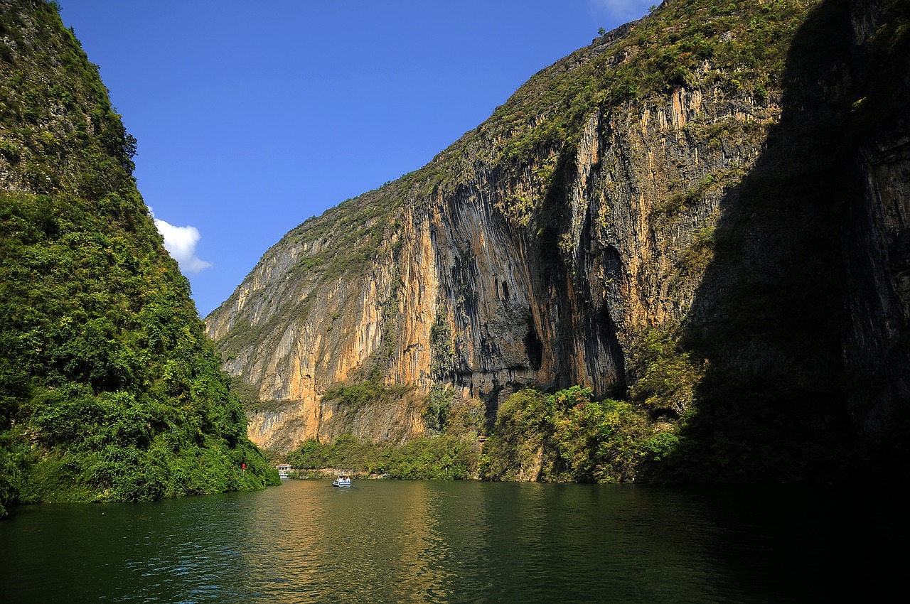 the three gorges landscape china free photo