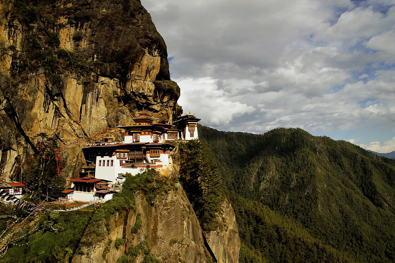 the tiger's nest monastery taktsang palphug monastery free photo