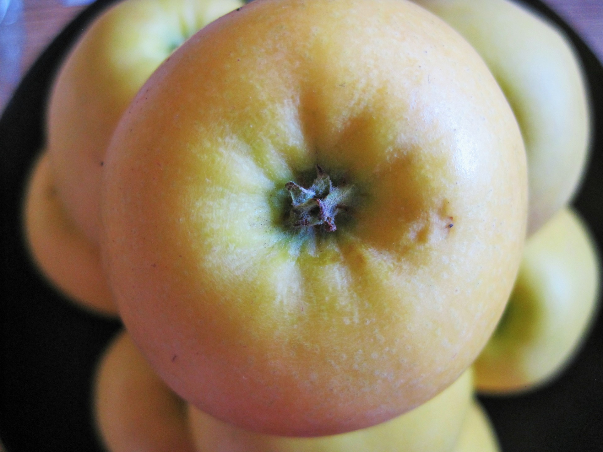 stack apples yellow free photo