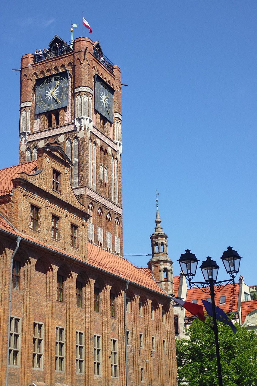 the town hall  toruń  poland free photo