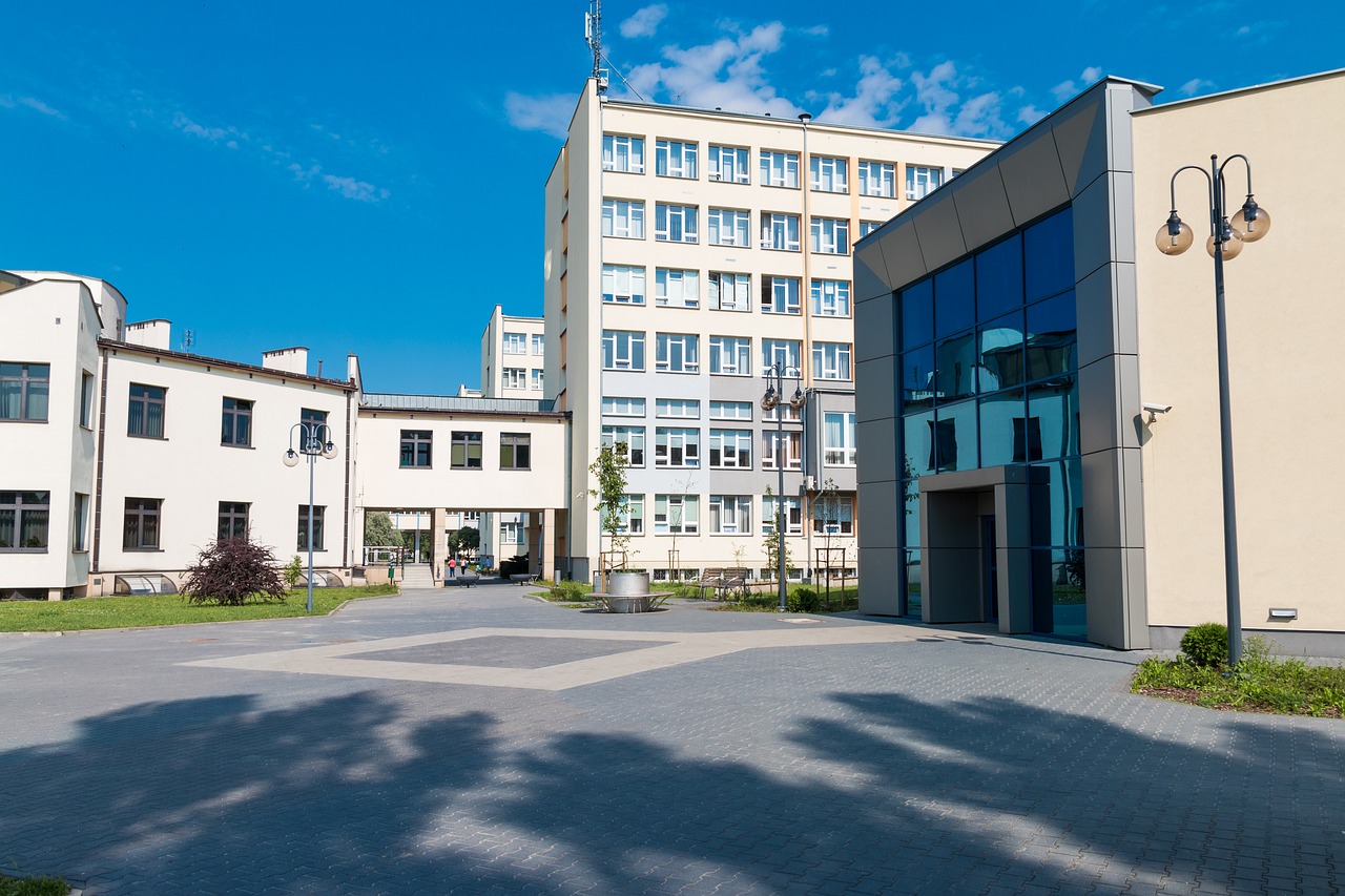 the university library kielce free photo