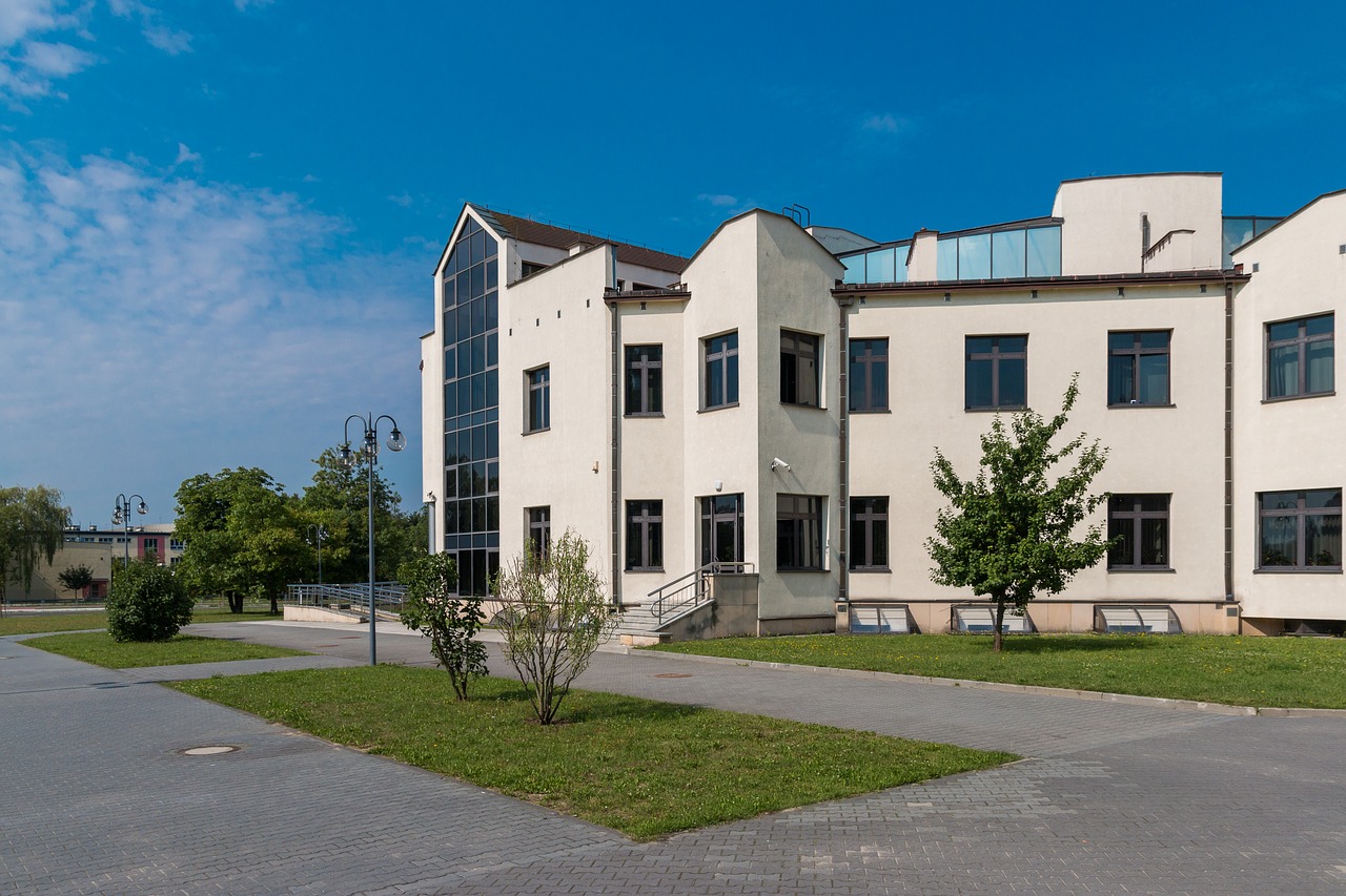 the university library kielce free photo