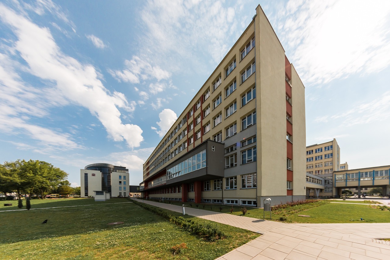 the university school kielce free photo