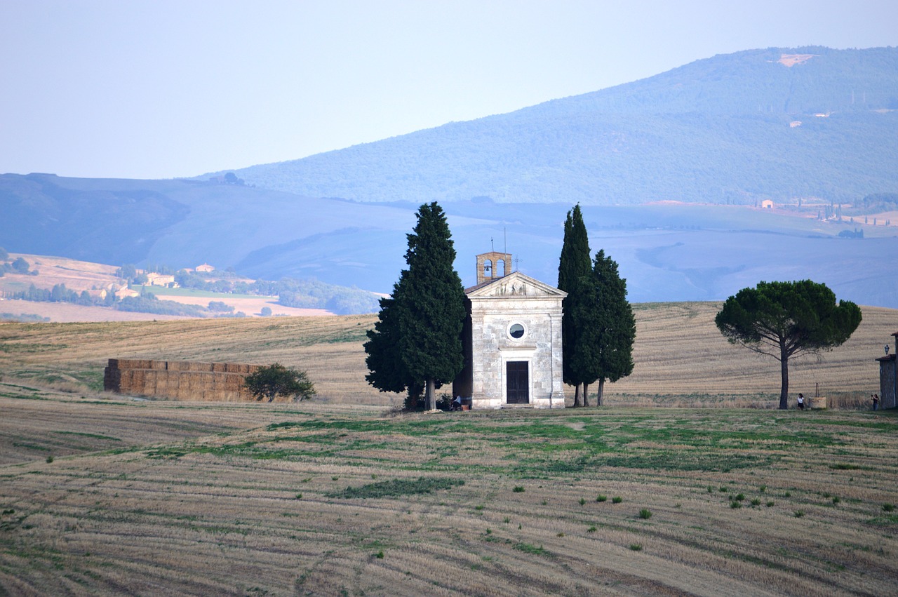the val d'orcia tuscany tuscany church free photo
