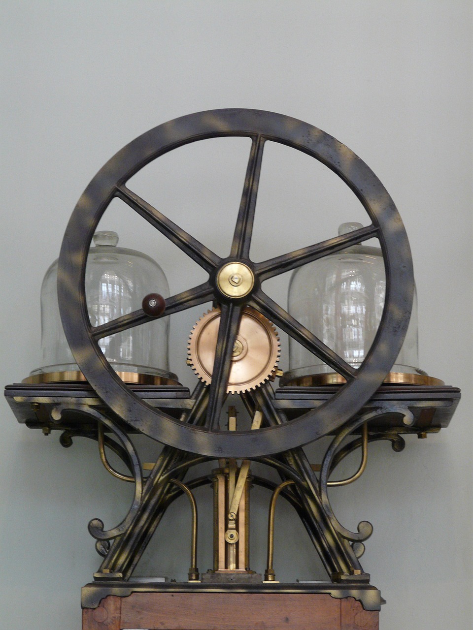 the weight of the the mechanism of wheel free photo
