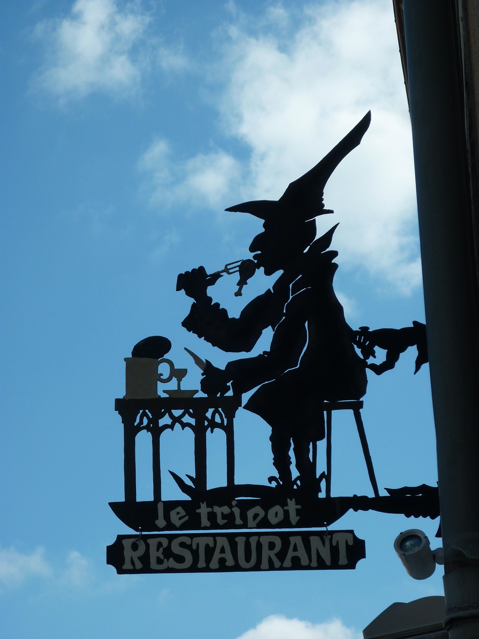 the witch restaurant shield free photo