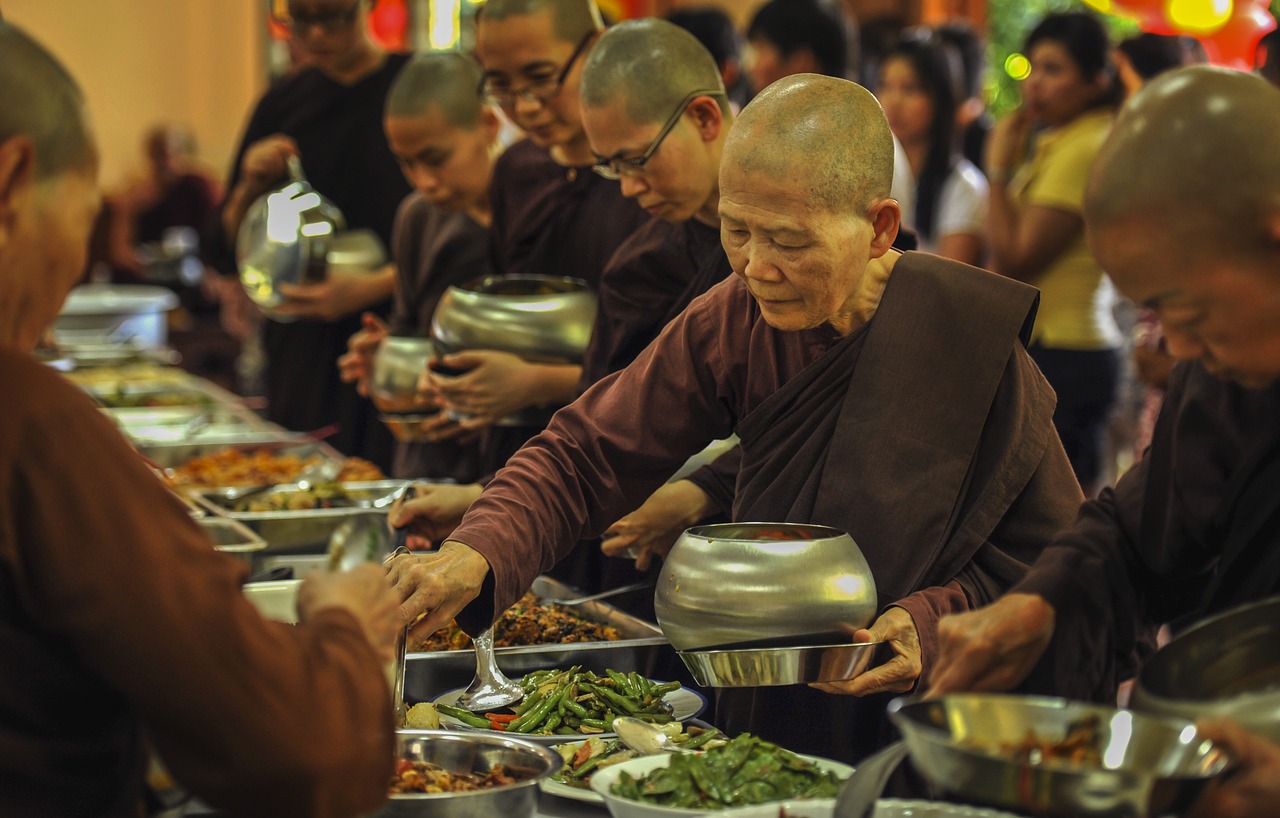 theravada buddhism nuns taking alms food sayalays having lunch free photo