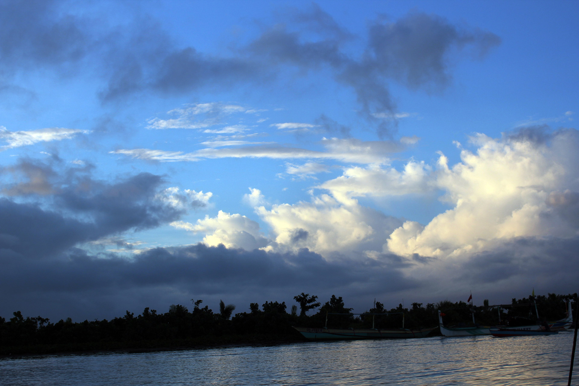 nature mountain clouds free photo