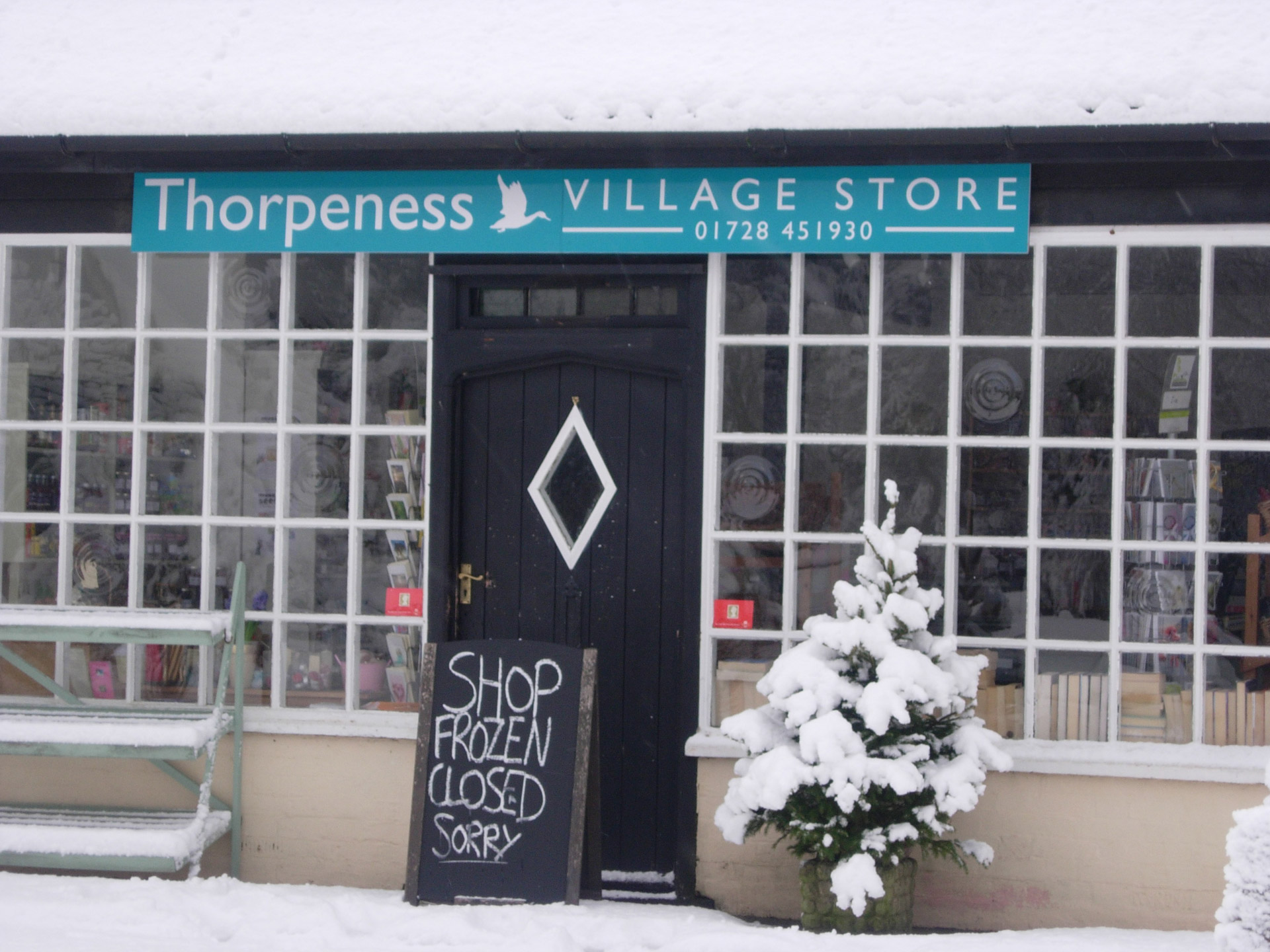 thorpeness snow shop free photo
