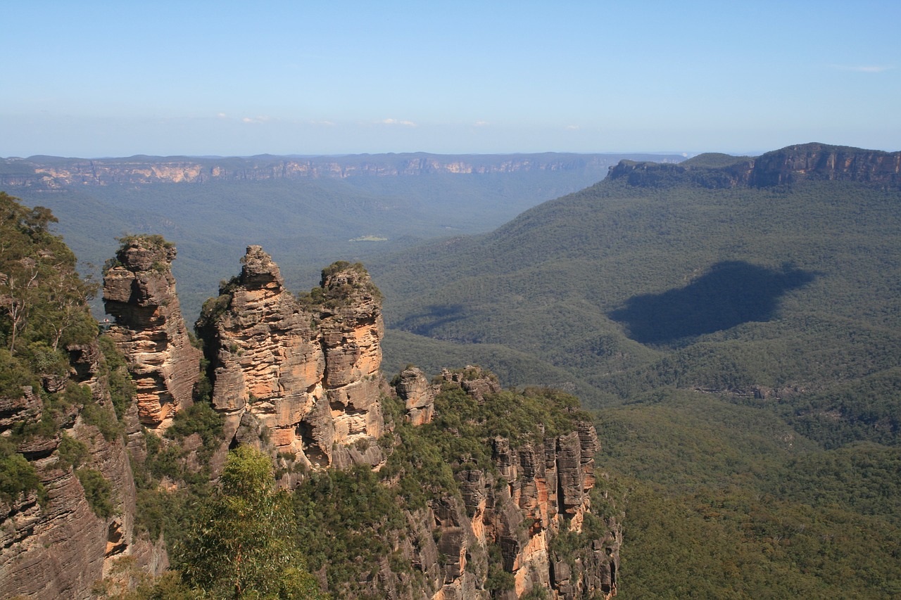 three sisters blue mountains australia free photo