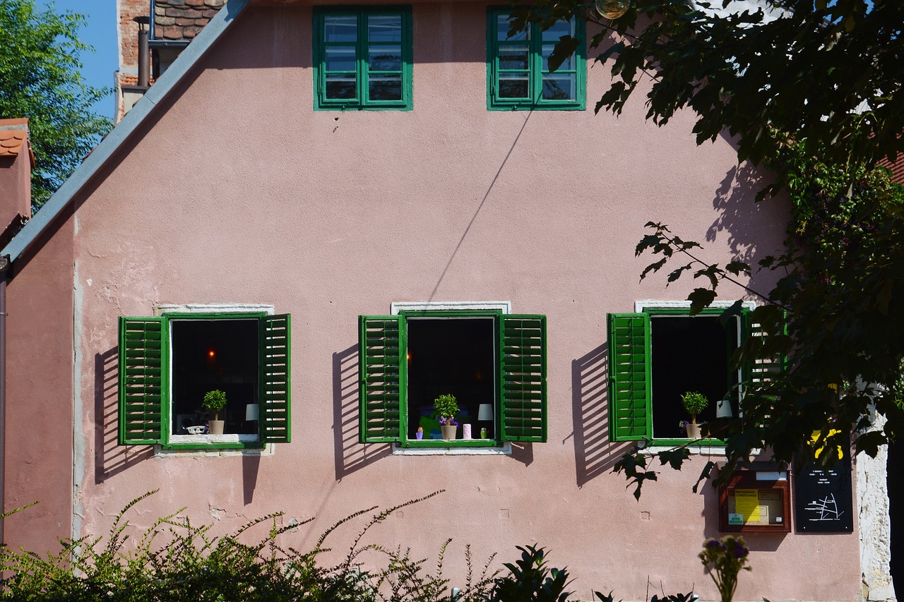 three window flower house free photo