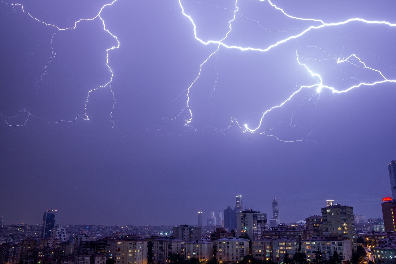 thunder lightning cityscape free photo
