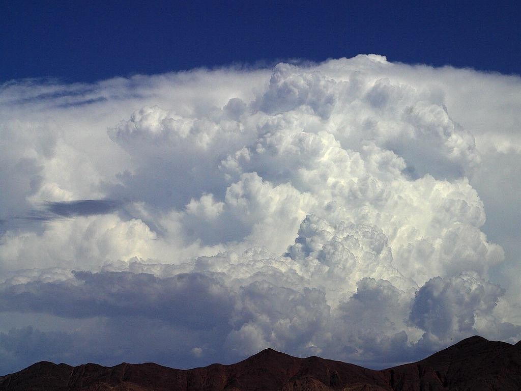 thundercloud clouds sky free photo