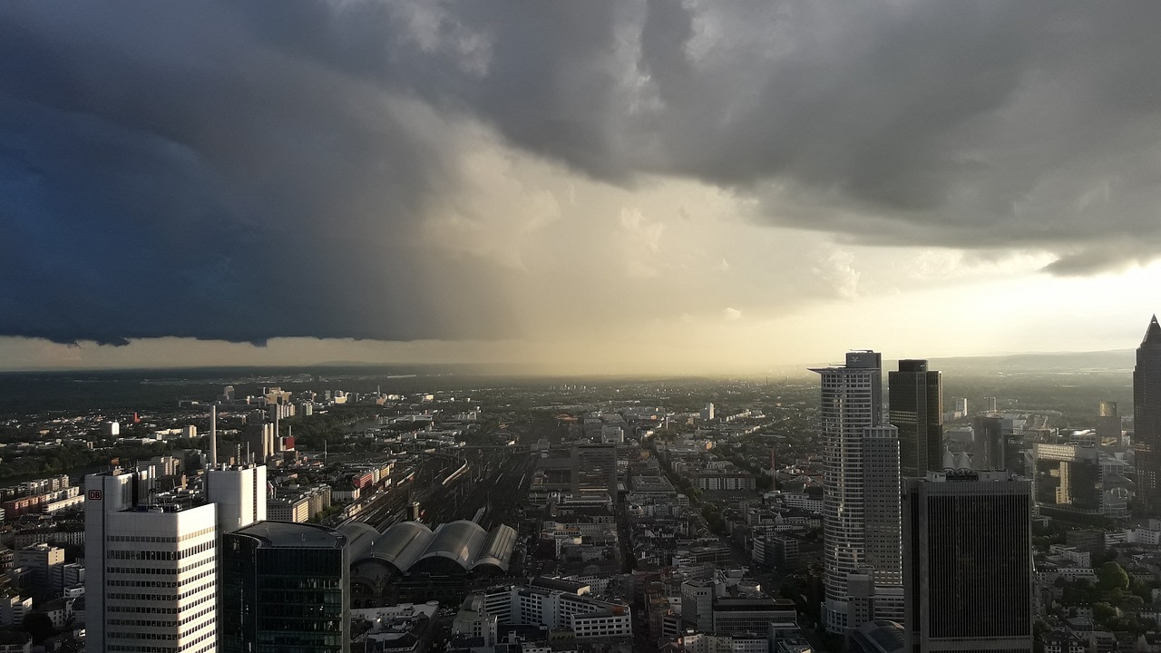 thunderstorm clouds frankfurt free photo