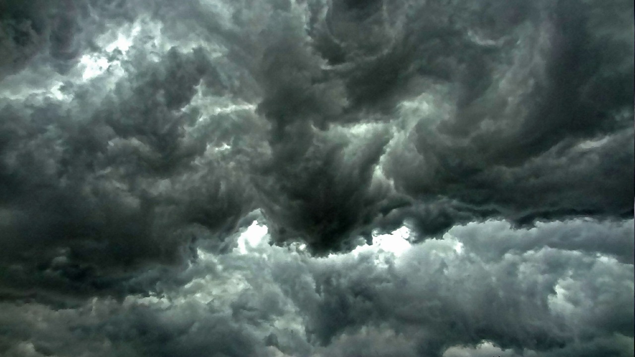 thunderstorm cloud roller turbulence free photo