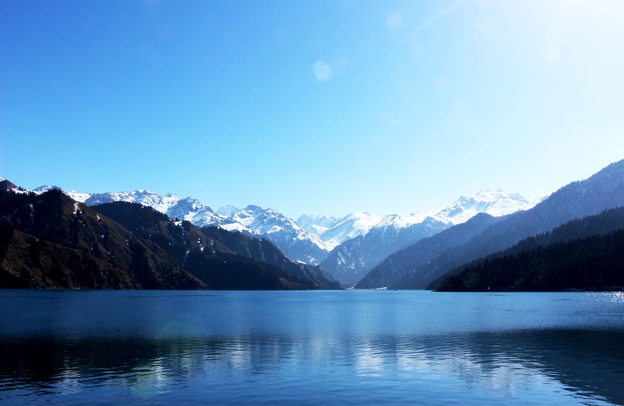 tianchi lake snow free photo