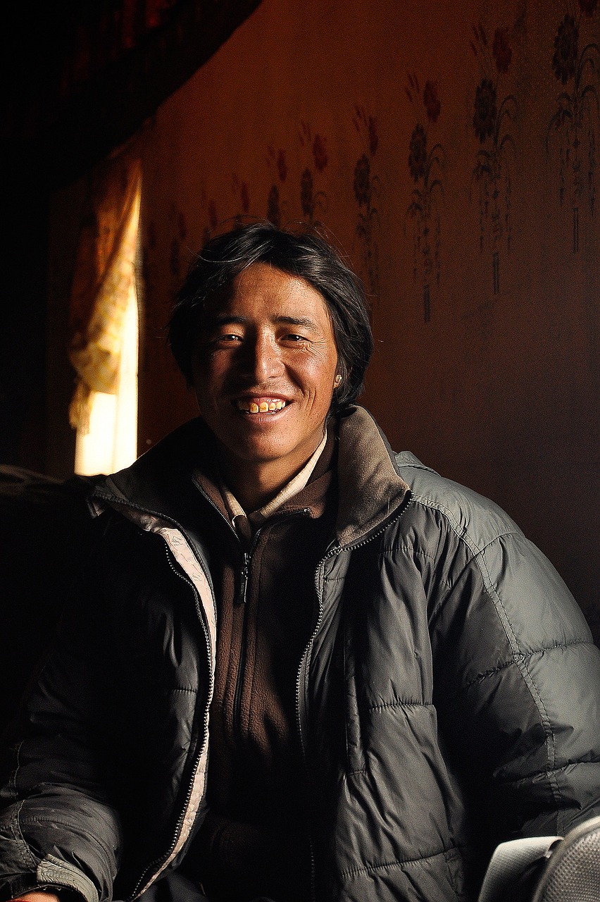 tibet portrait men free photo