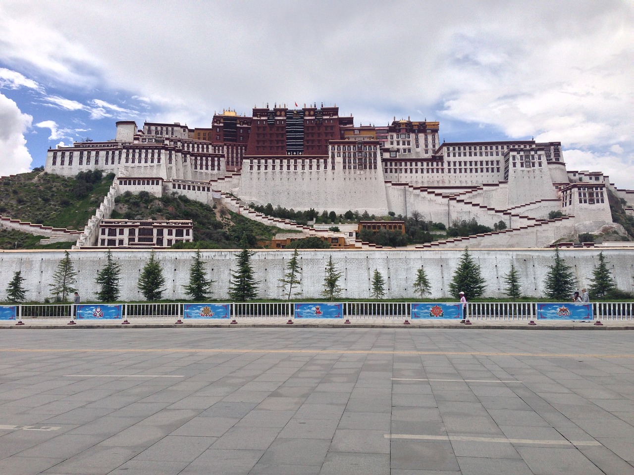tibet the potala palace square free photo