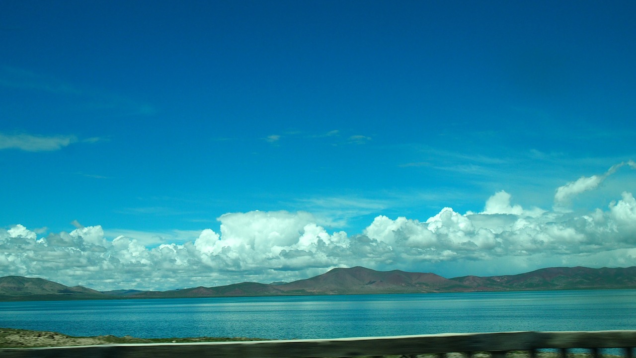 tibet lake blue sky free photo