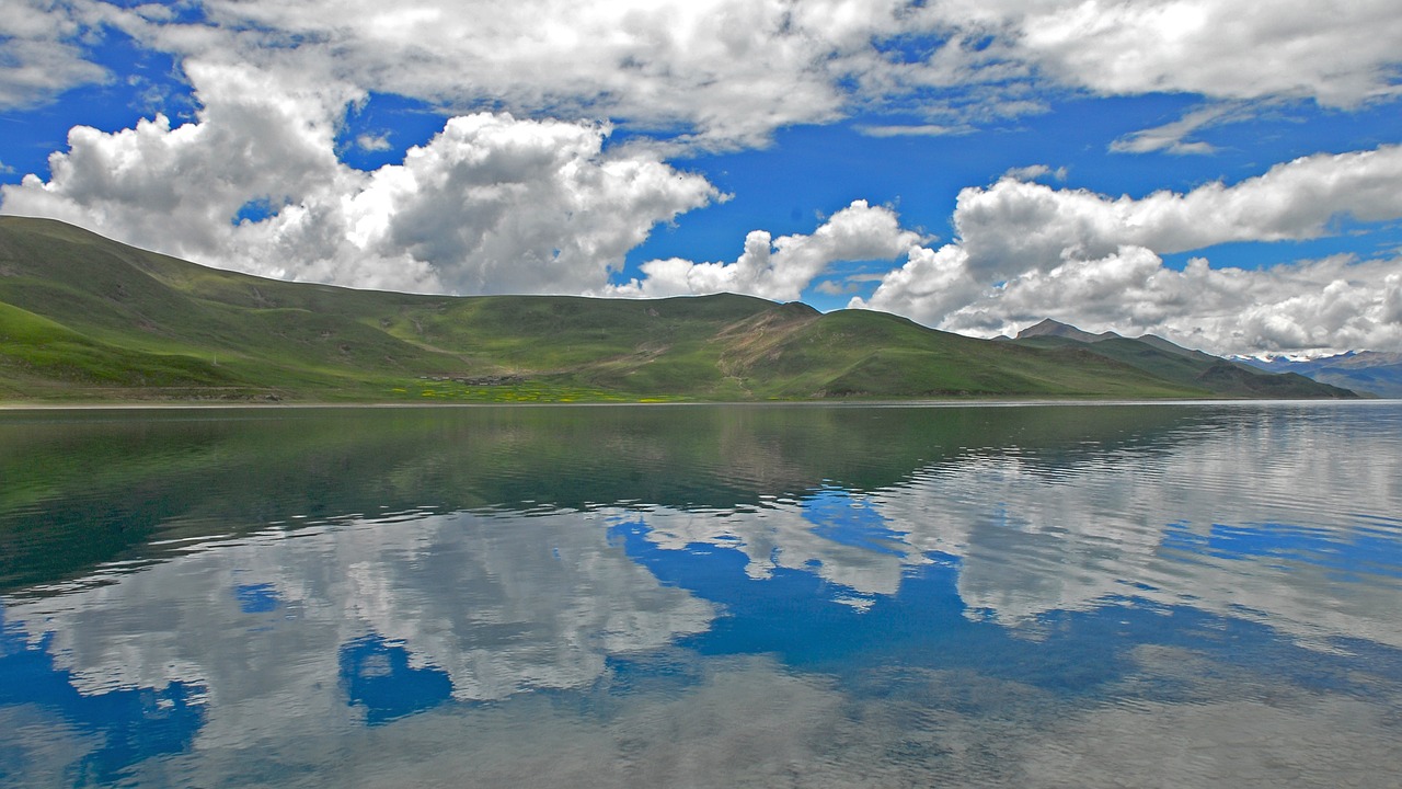 tibet yamdrok landscape free photo