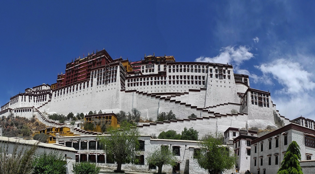 tibet potala palace buildings free photo