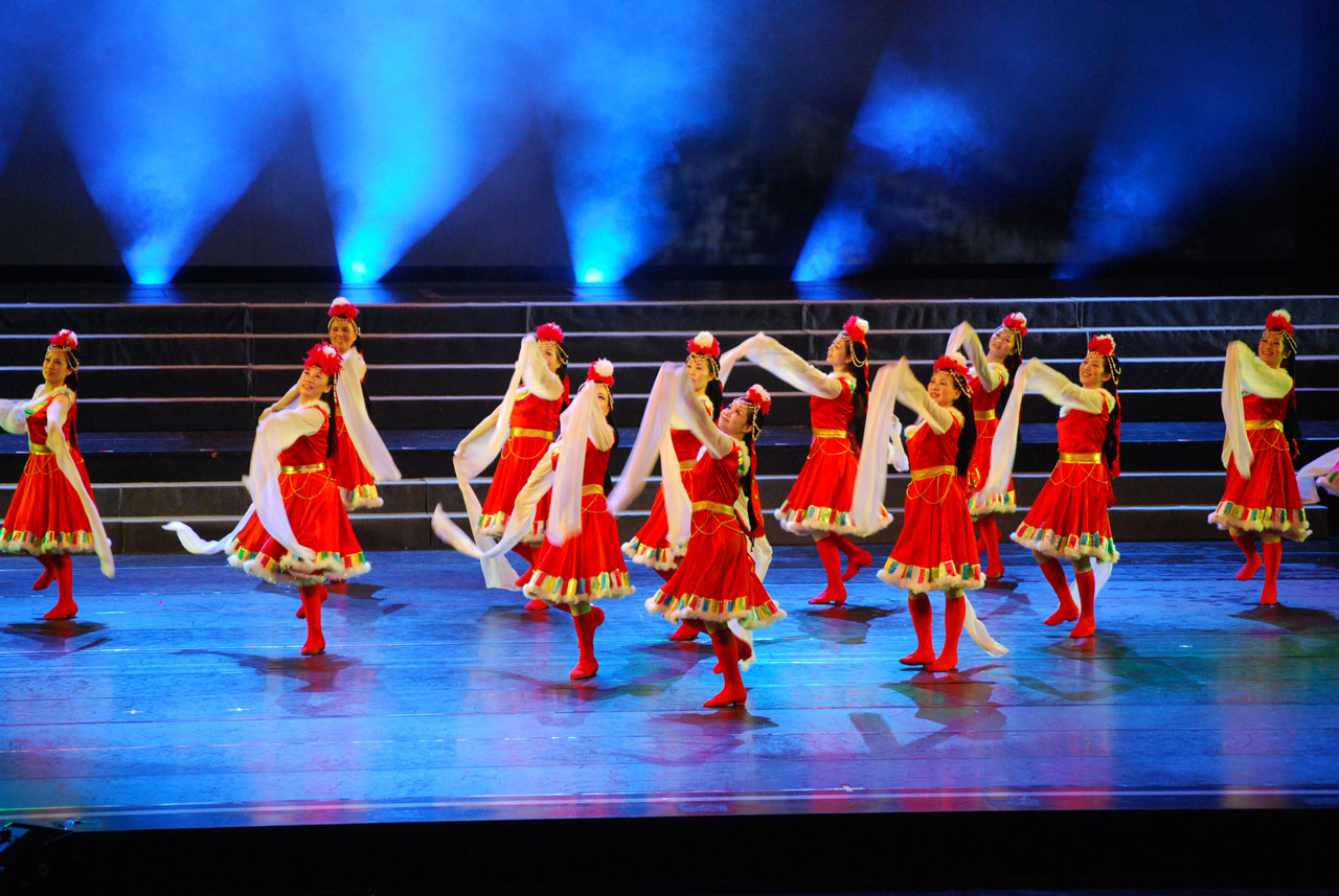 dancers dancer tibetan free photo