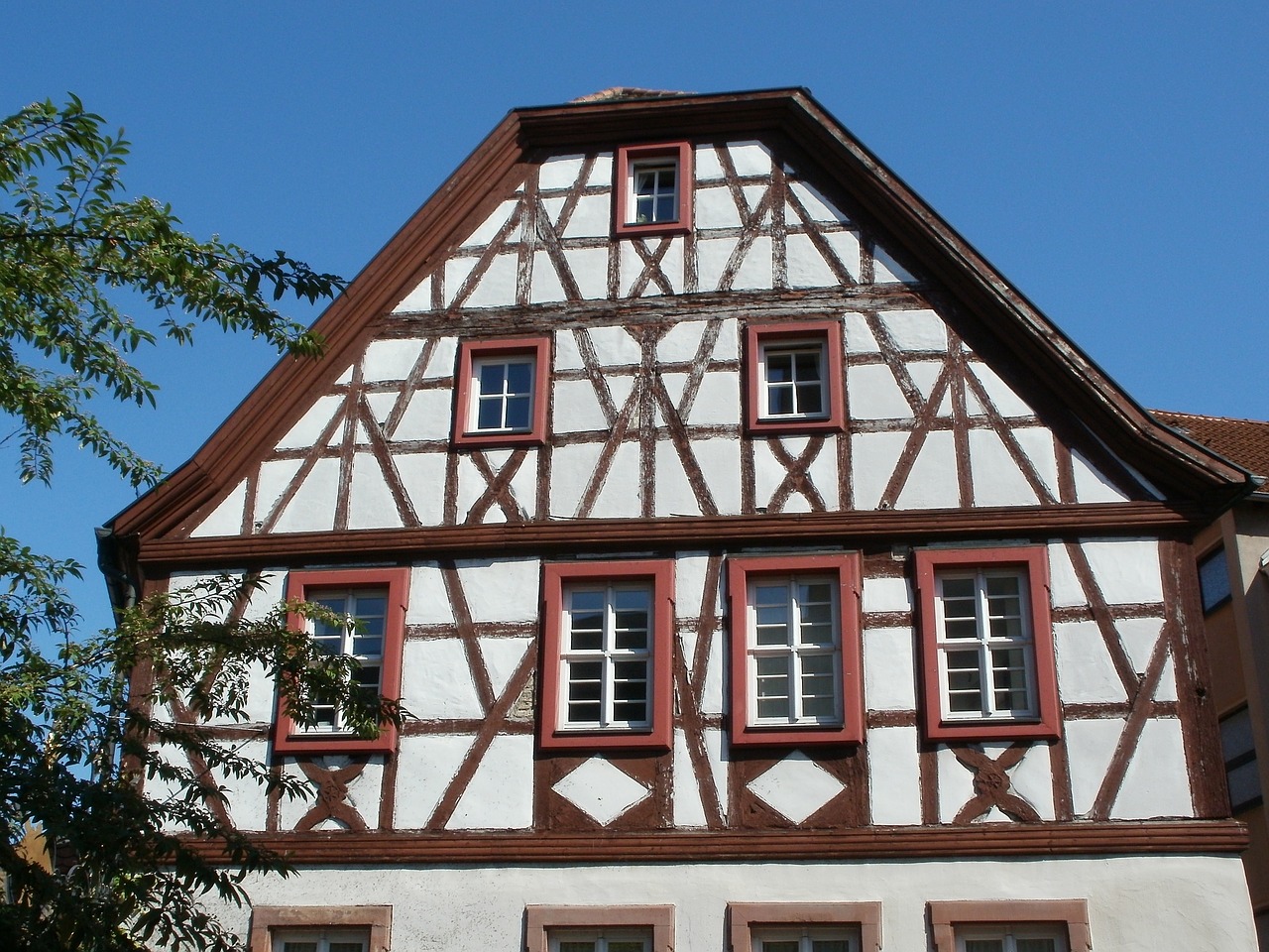 timber framing house architecture free photo