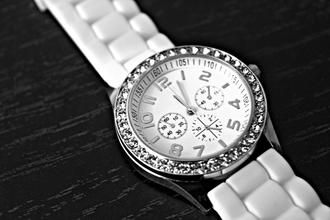 time watch black and white free photo