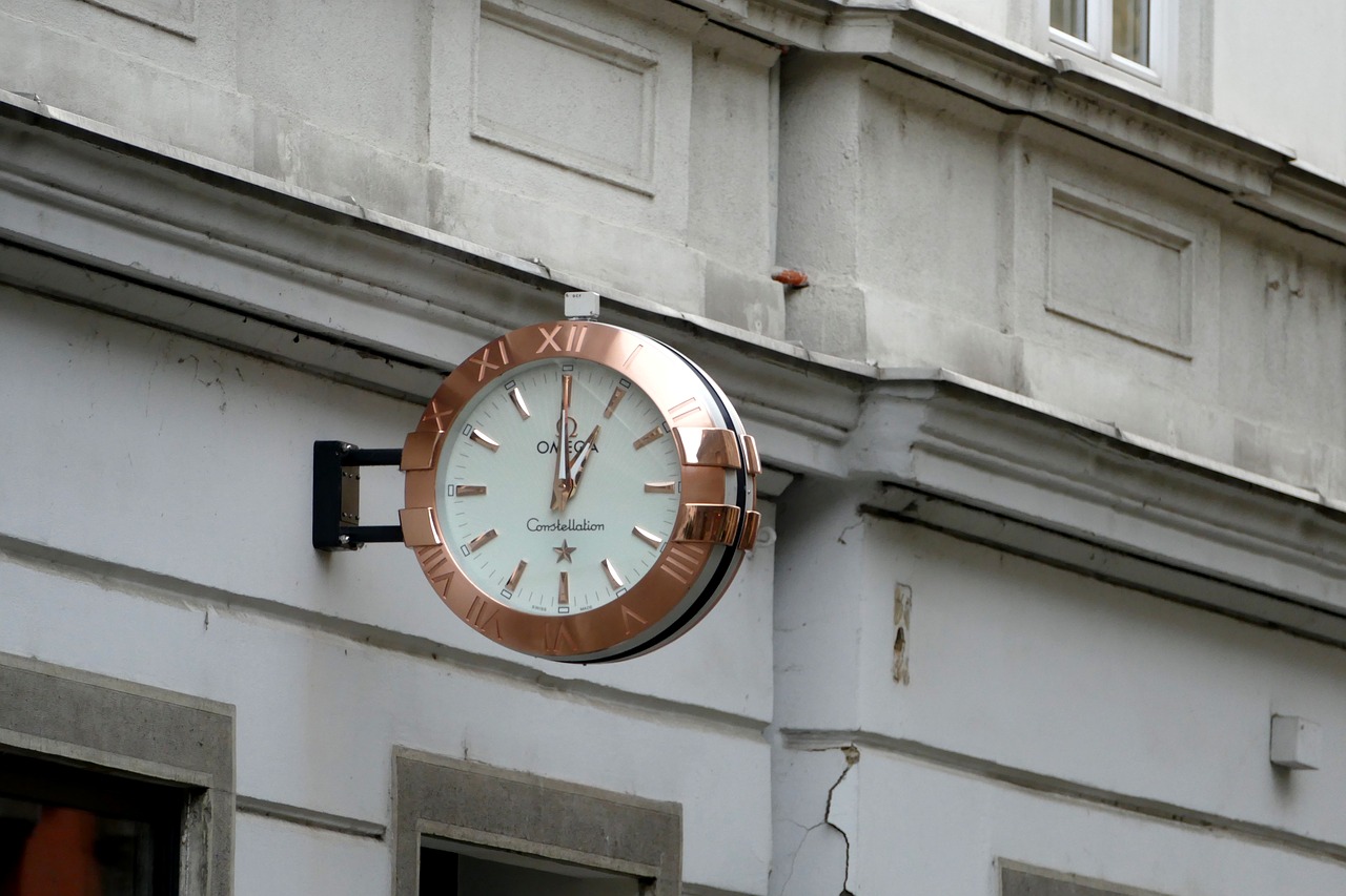 time clock architecture free photo