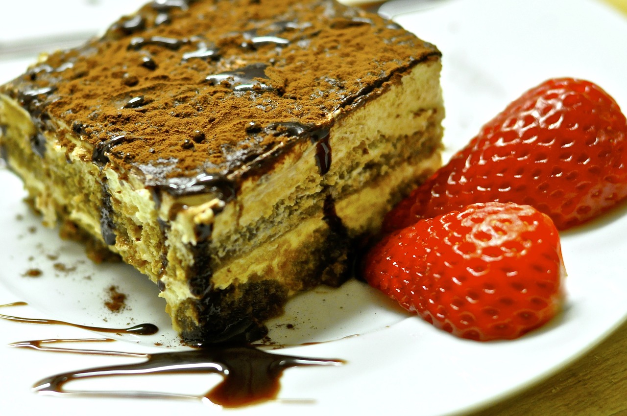 tiramisu dessert eat free photo