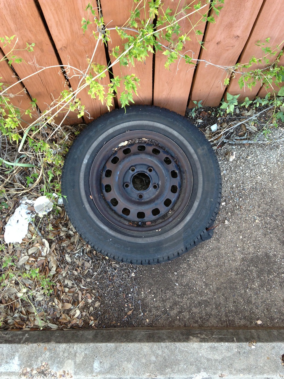 tire ground rusty free photo